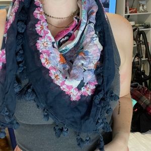 american eagle triangle scarf